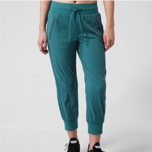 Athleta Women's Trekkie North Crop Jogger  Borealis Green Sz 14 T Hiking Active
